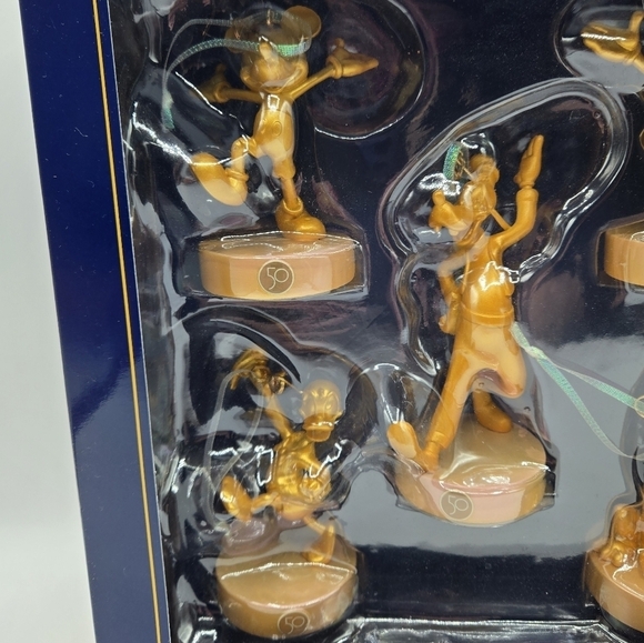 Disney 50th Anniversary Fab 5 Magic Kingdom Gold Ornament Set - Picture 4 of 6